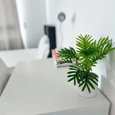 In With Free Parking Apartment