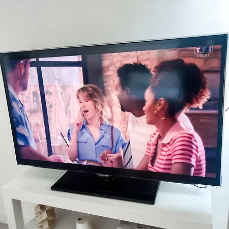 In With Free Parking Apartamento Lormont