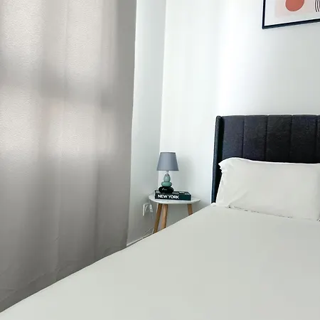 In With Free Parking Apartamento Lormont