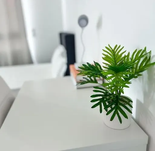 In With Free Parking Apartman