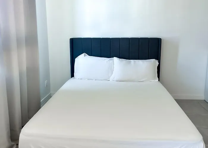 Apartman In With Free Parking Lormont