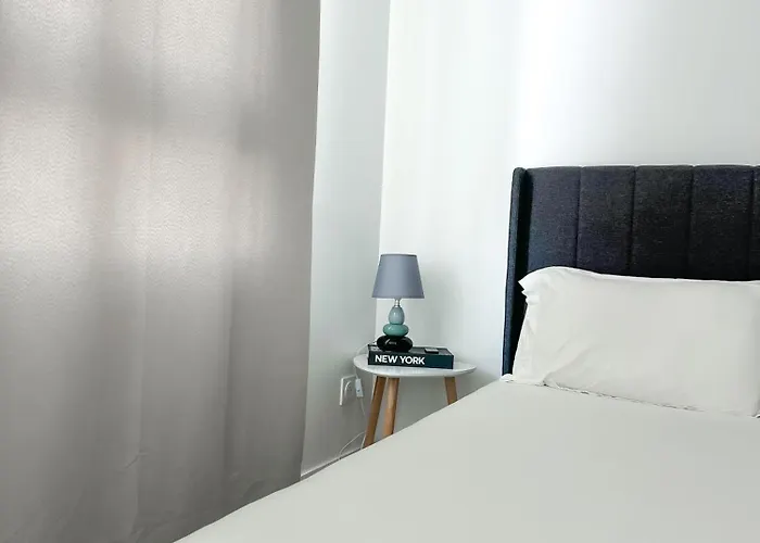 In With Free Parking Apartman Lormont